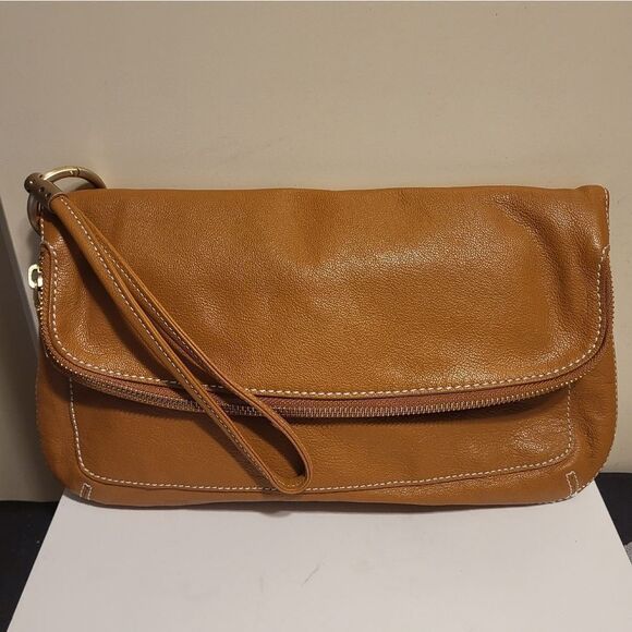 Talbots Handbags - New Talbots Tan Pebbled Leather Zipper Closure Clutch w/Wrist Strap MSRP $129